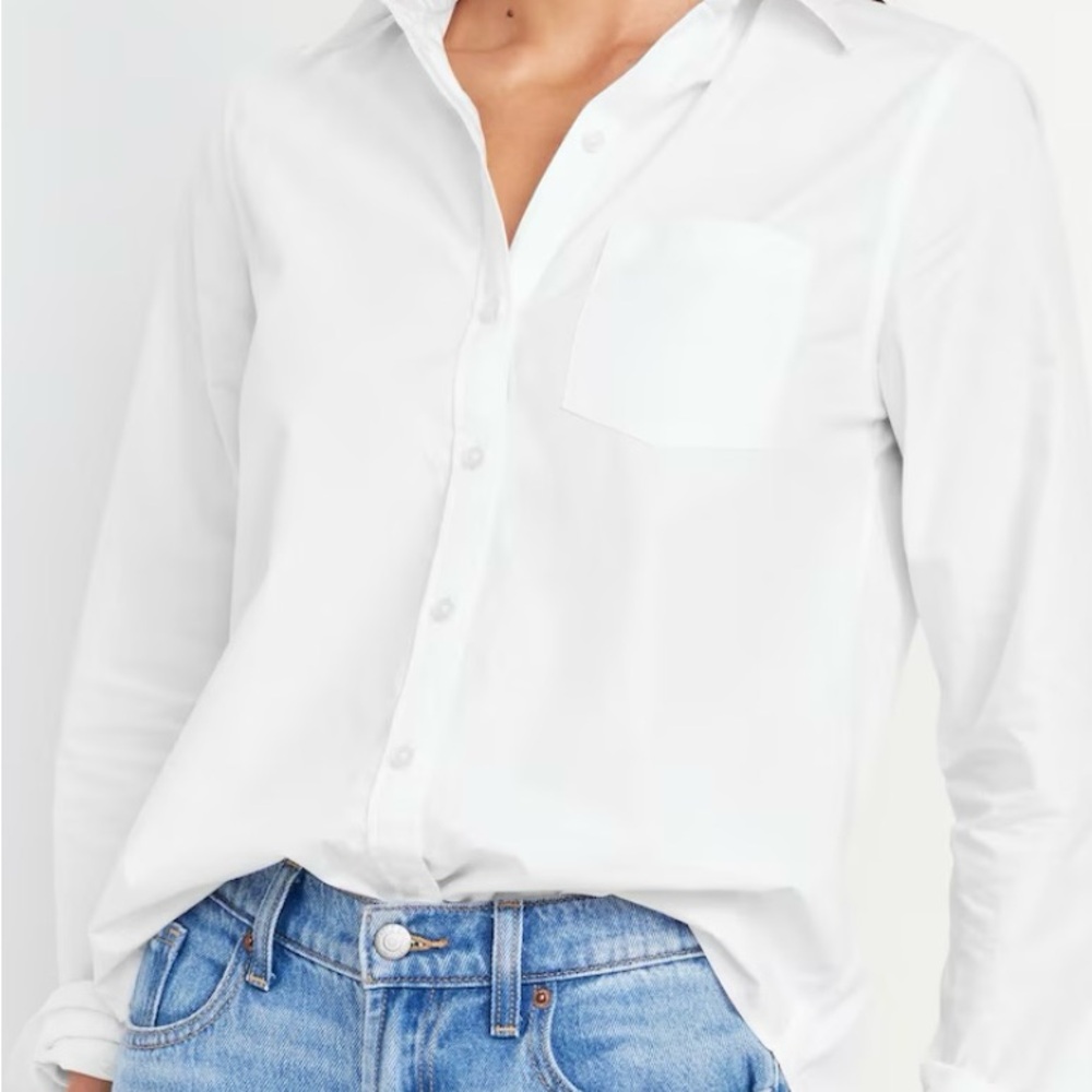 Old Navy the Classic White Button-Up Shirt NWT.